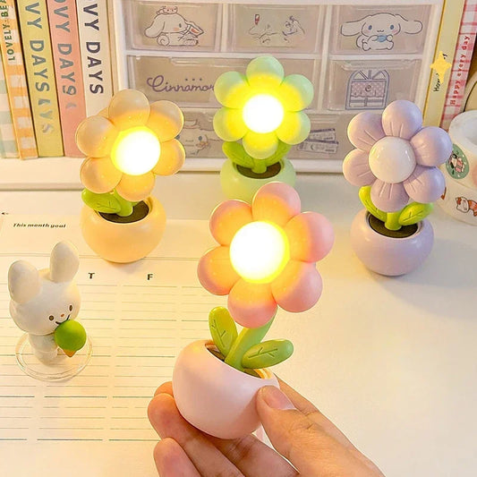 Mini Nachtlicht Blume – LED Tischlampe, Deko, weich
